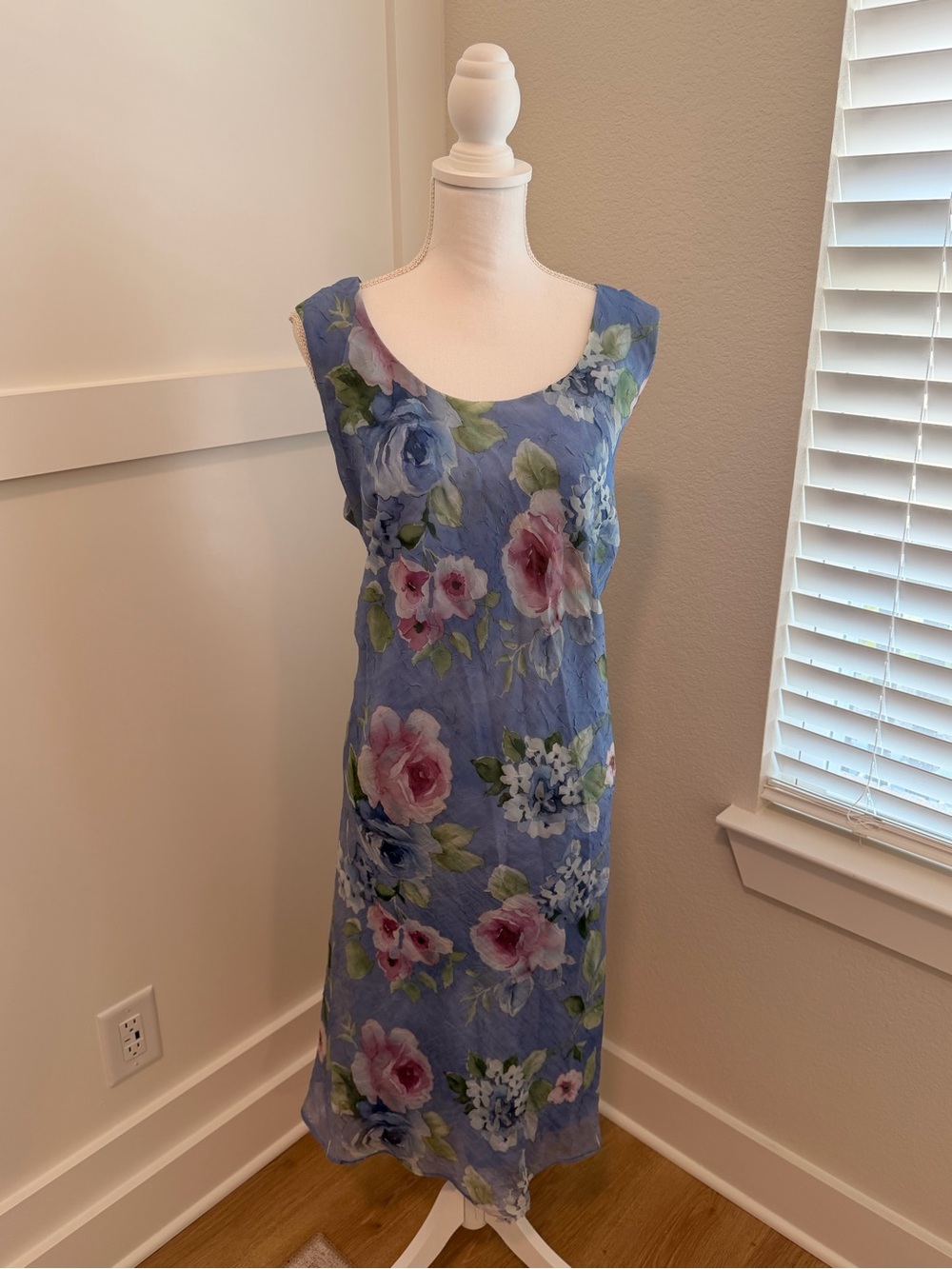 K & Company Woman Blue Floral Sleeveless Midi Dress